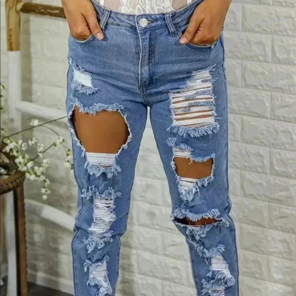 Best seller Jemma Mom Ripped Jeans - Picture 2 of 4